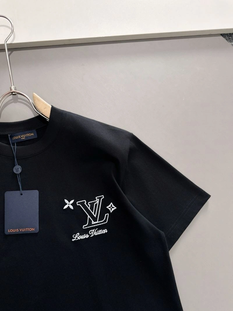 Stylish Louis Vuitton T-Shirts 132605