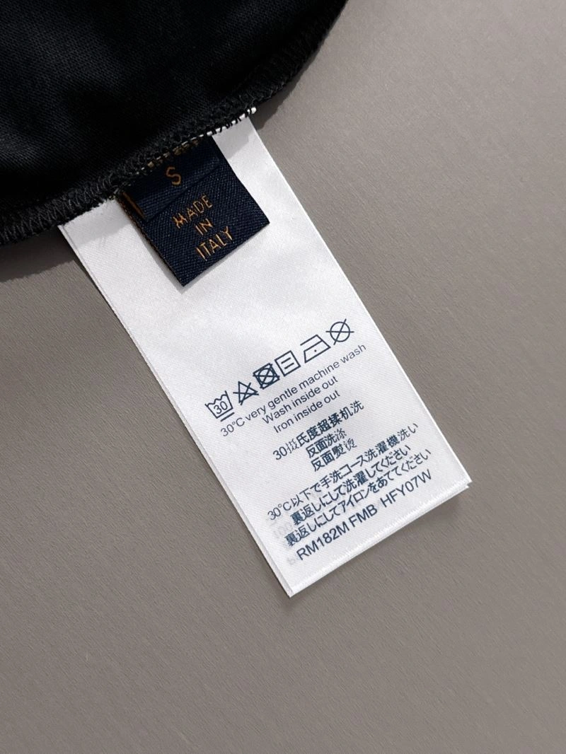 Stylish Louis Vuitton T-Shirts 132605