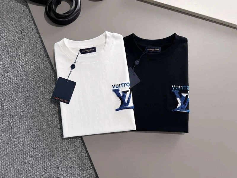 Classic Louis Vuitton T-Shirts 132526