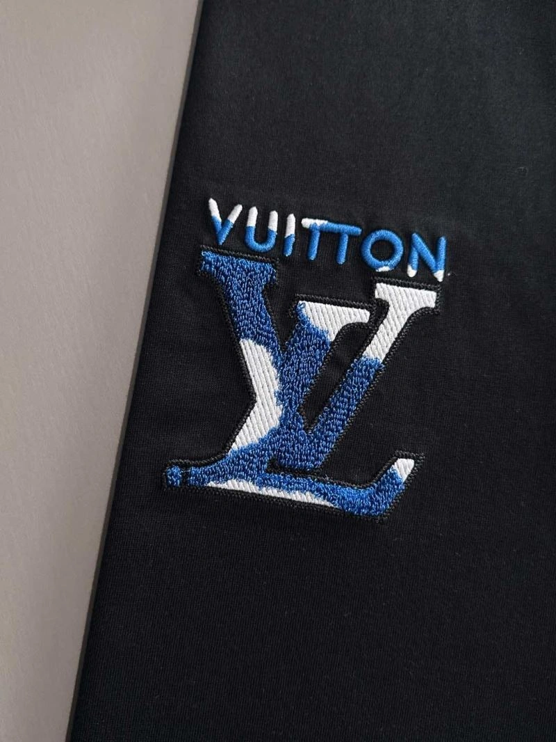 Classic Louis Vuitton T-Shirts 132526