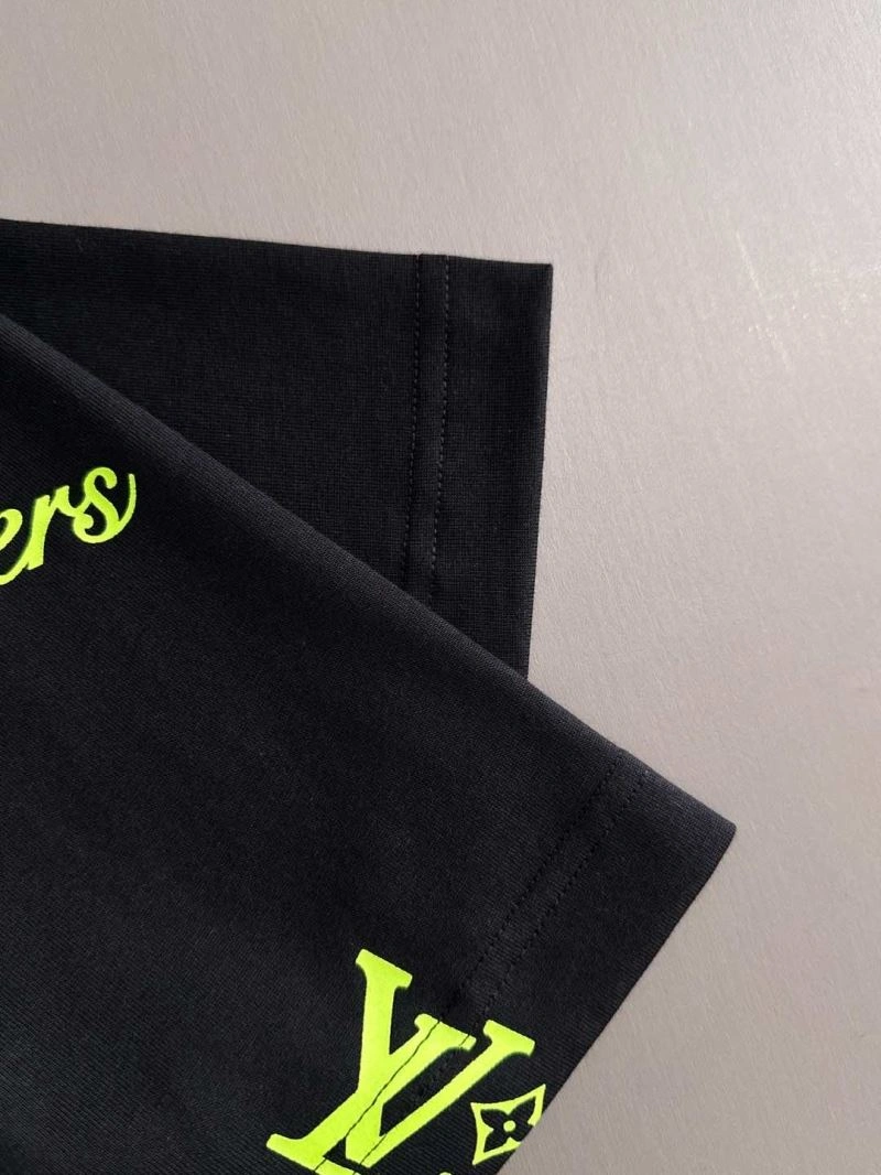 Louis Vuitton T-Shirts Seasonal 132528