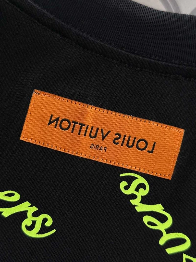 Louis Vuitton T-Shirts Seasonal 132528