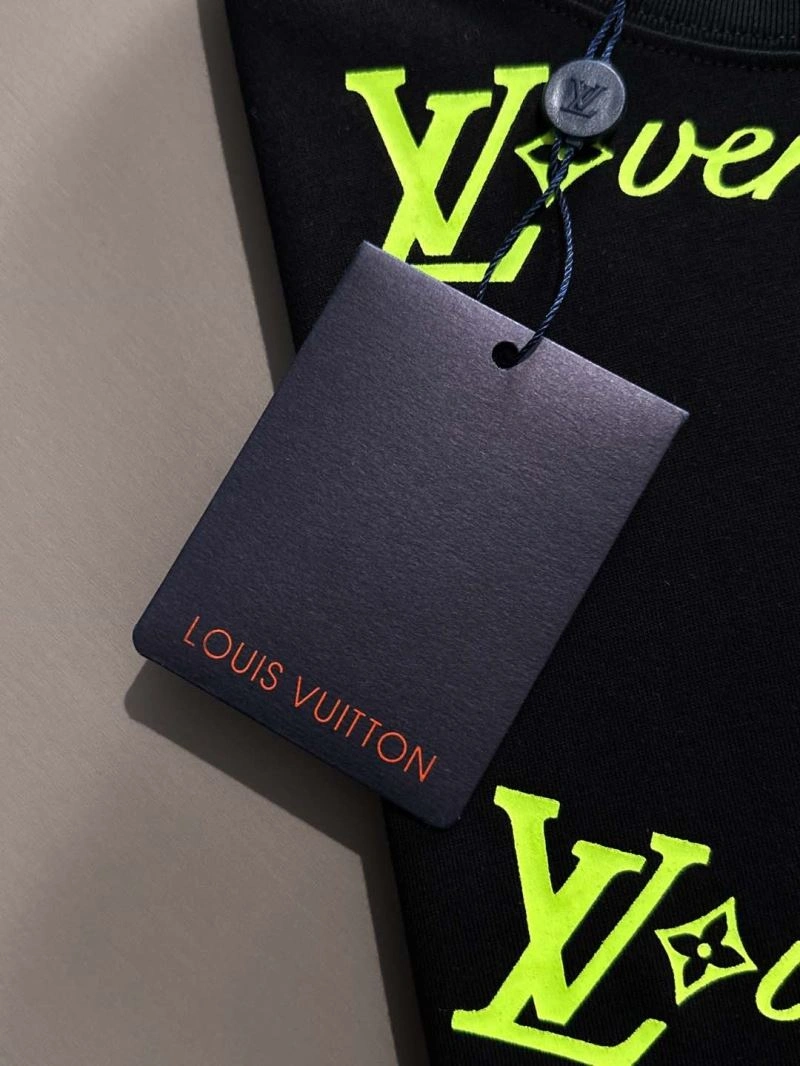 Louis Vuitton T-Shirts Seasonal 132528