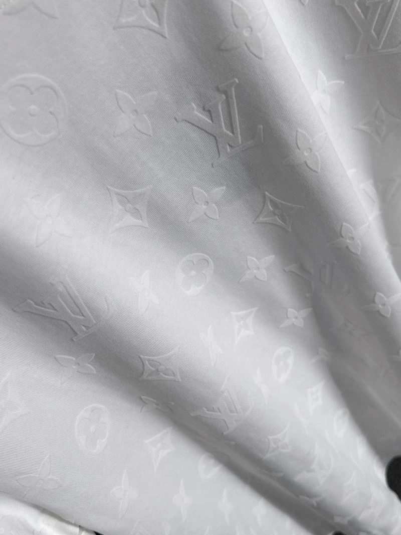 Minimalist Louis Vuitton T-Shirts 132525