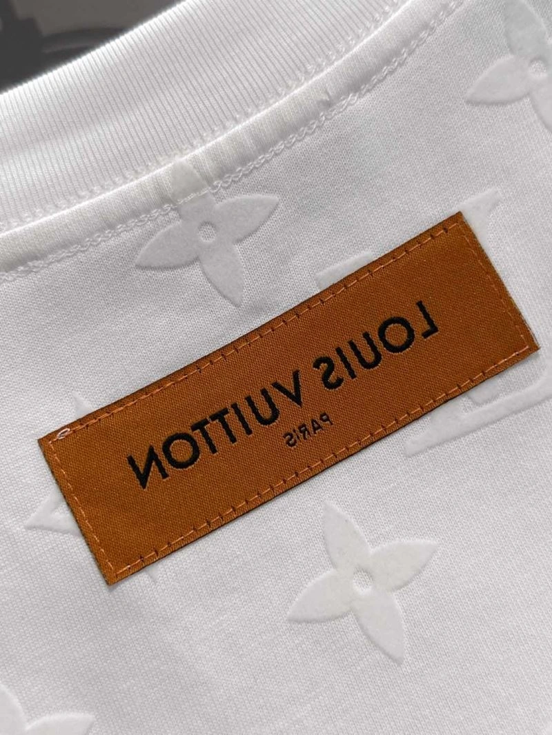 Minimalist Louis Vuitton T-Shirts 132525