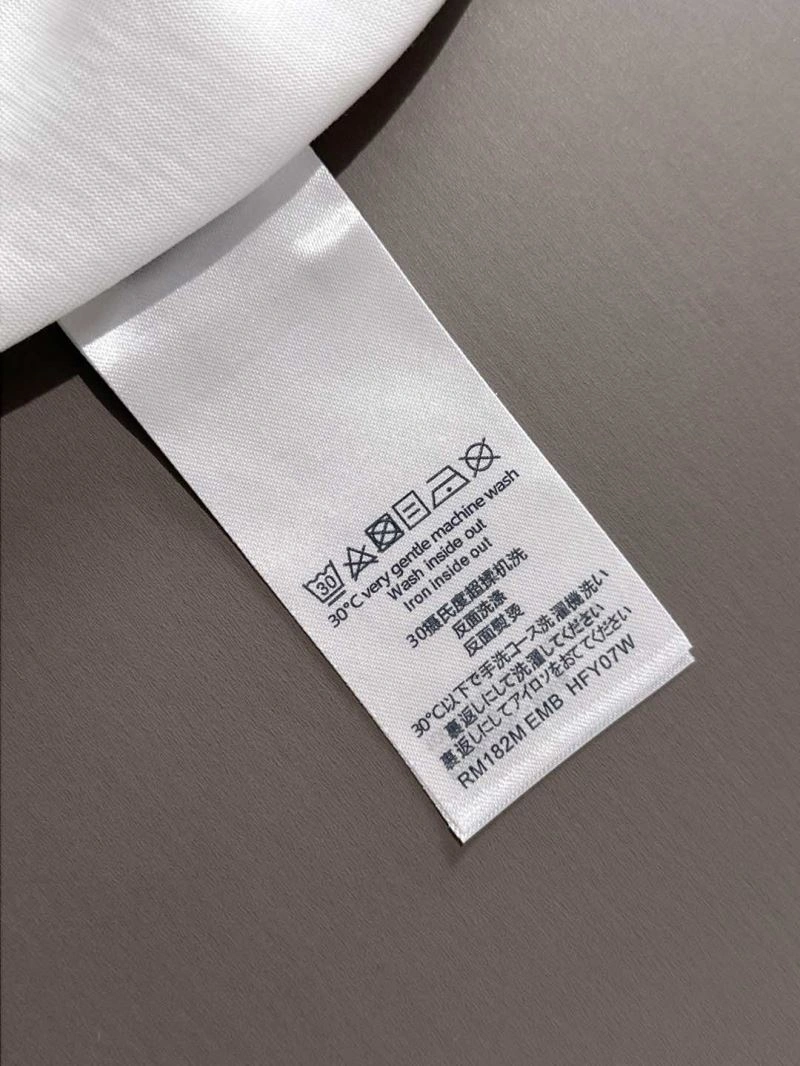 Minimalist Louis Vuitton T-Shirts 132525