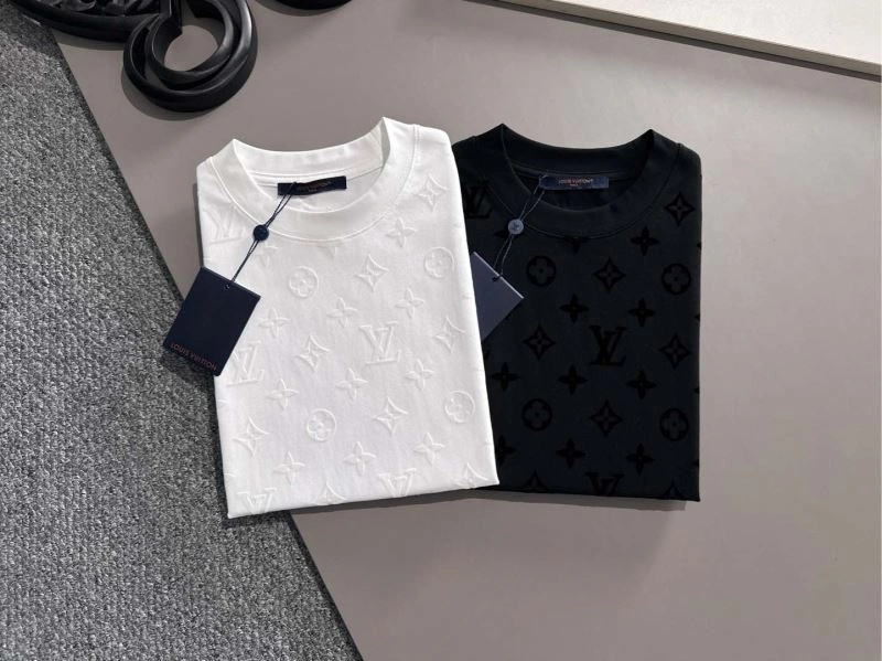 Vibrant Louis Vuitton T-Shirts 132530