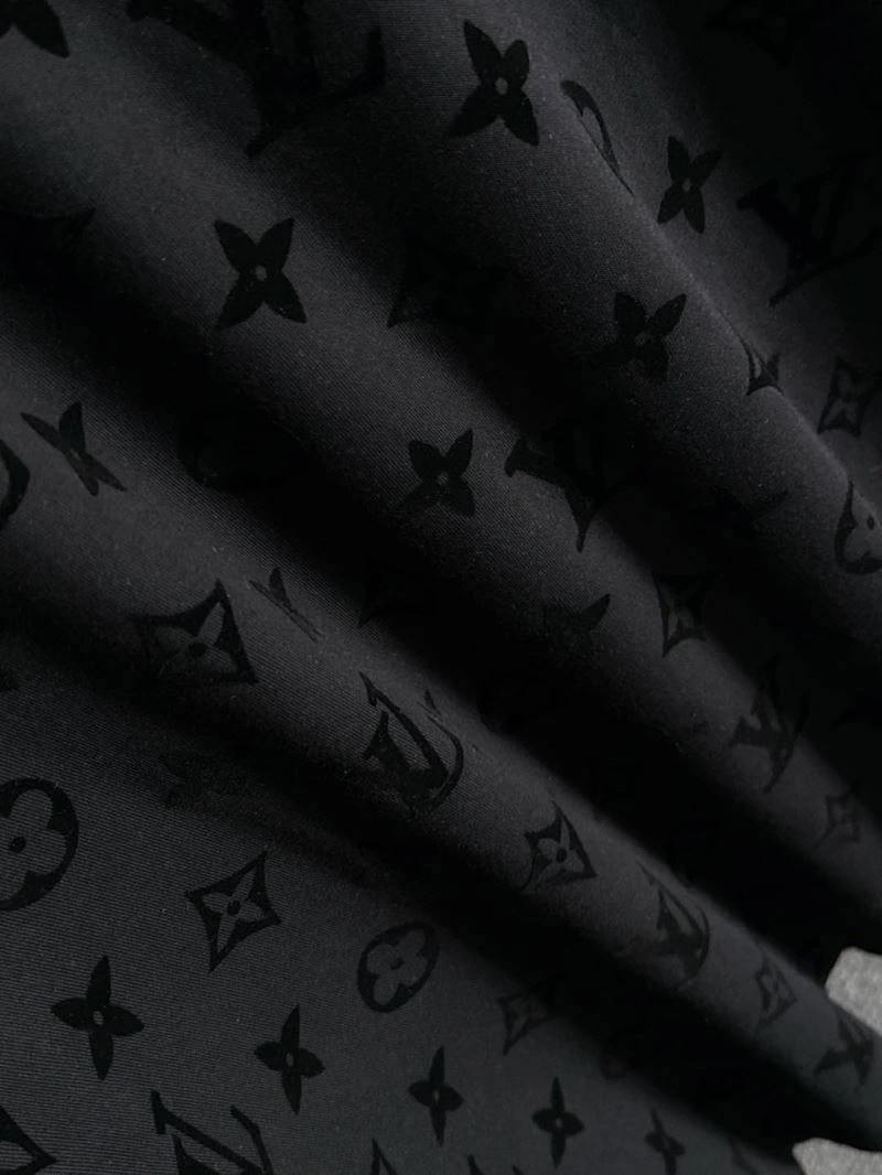 Vibrant Louis Vuitton T-Shirts 132530