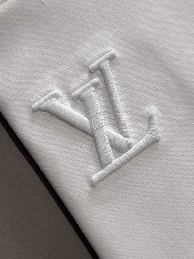 WeatherProof Louis Vuitton T-Shirts 132527