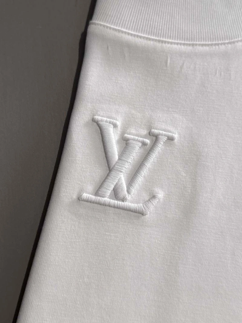 WeatherProof Louis Vuitton T-Shirts 132527