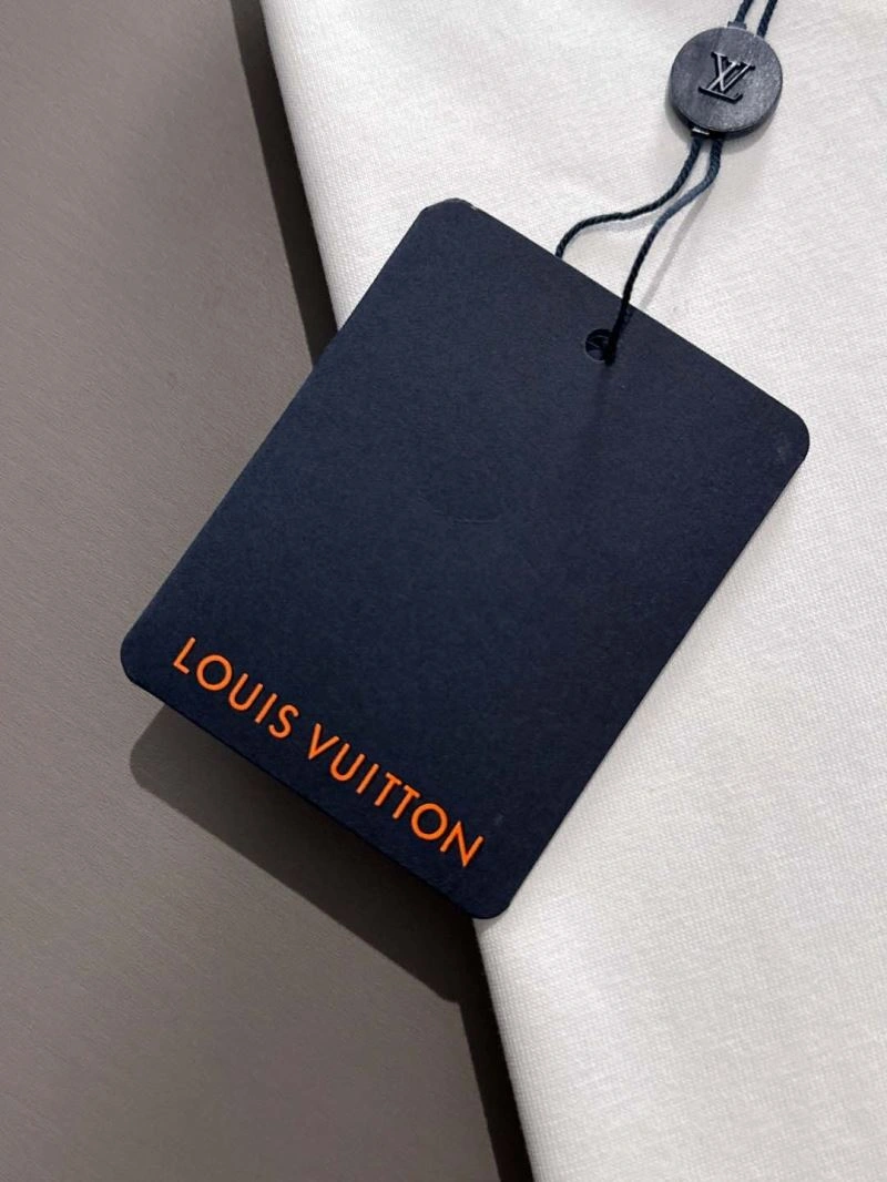 WeatherProof Louis Vuitton T-Shirts 132527