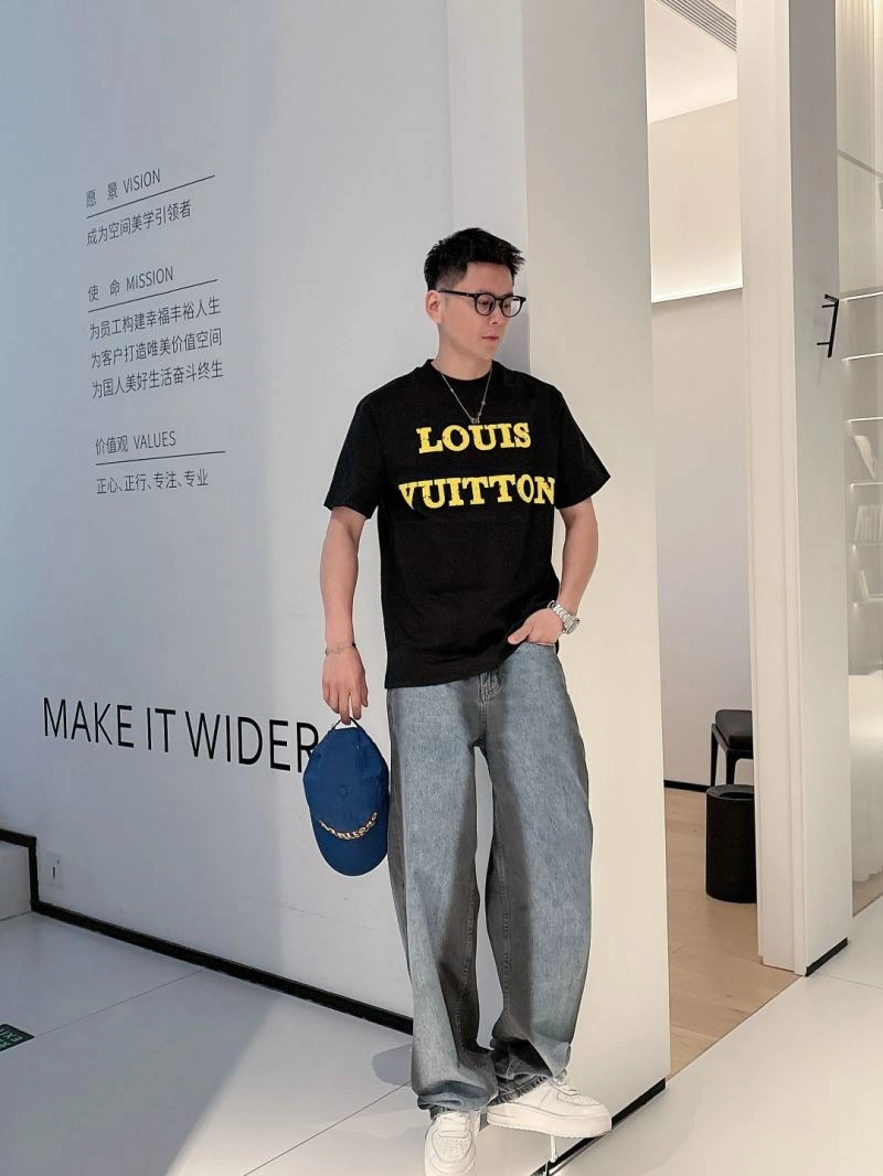 Louis Vuitton T-Shirts Affordable 132503