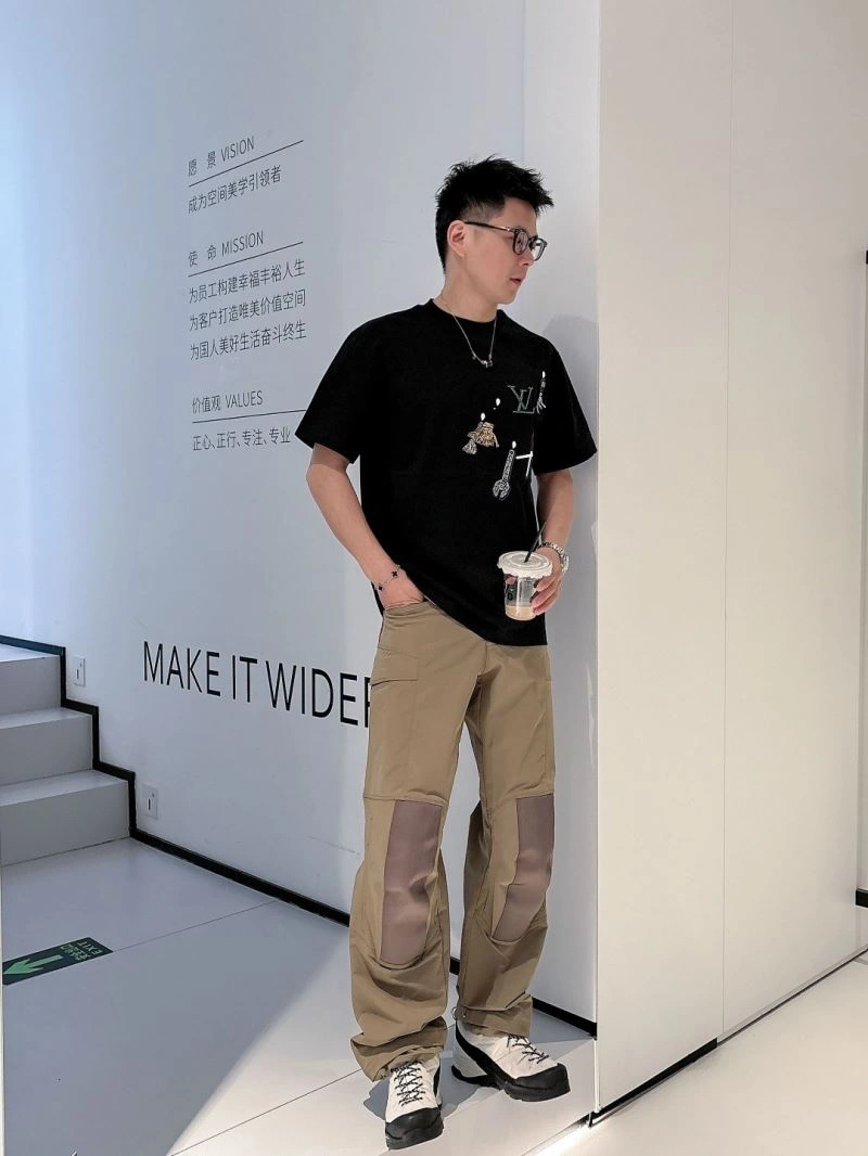Flexible Louis Vuitton T-Shirts 132510