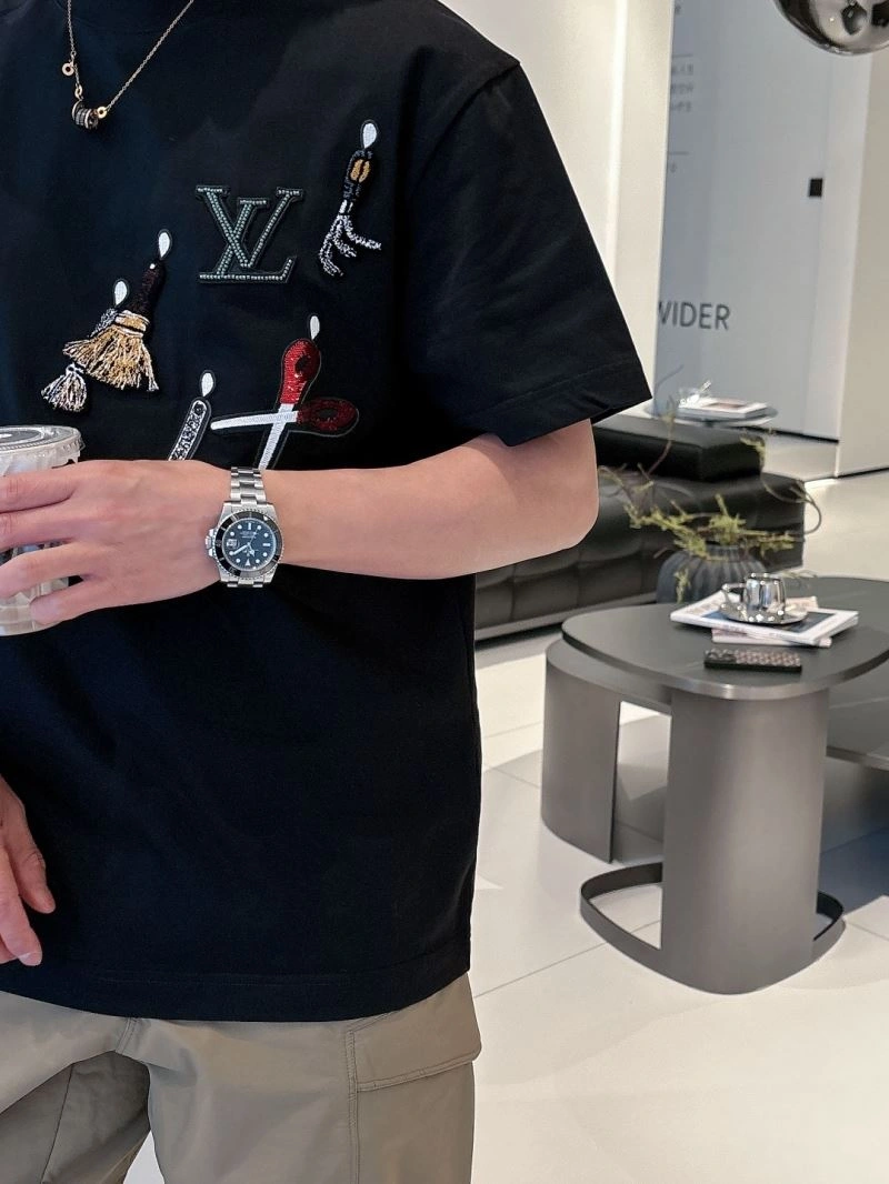 Flexible Louis Vuitton T-Shirts 132510