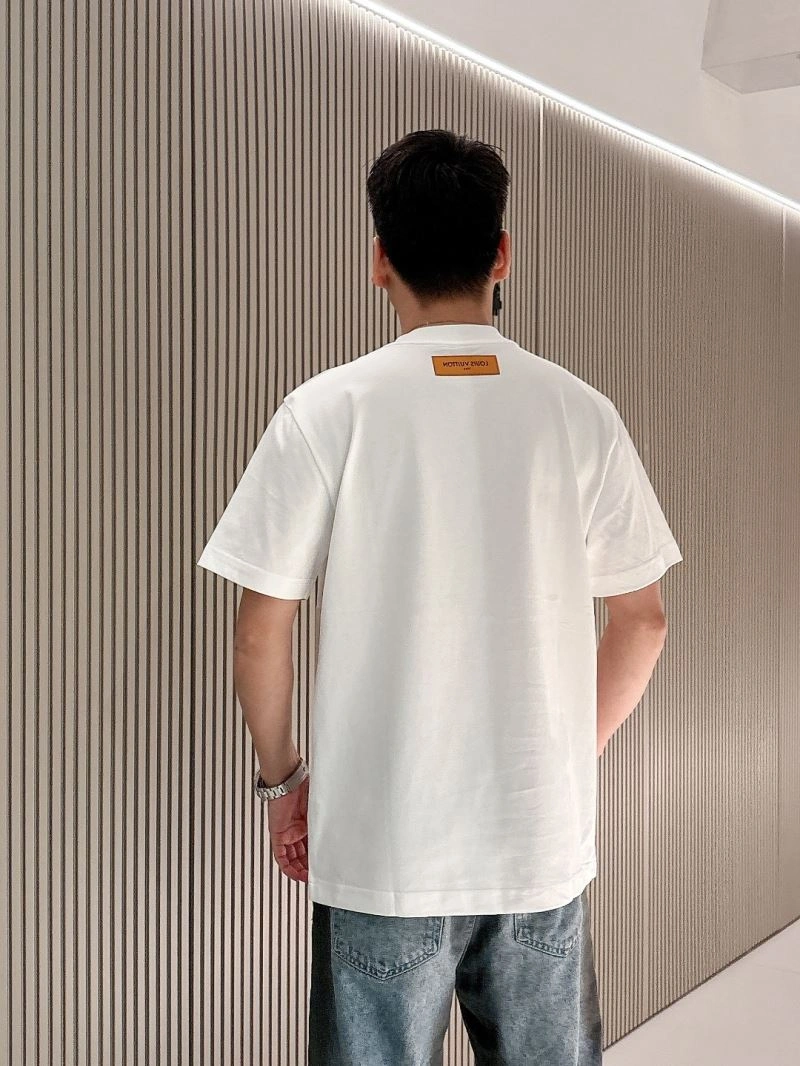 Stretchable Louis Vuitton T-Shirts 132491