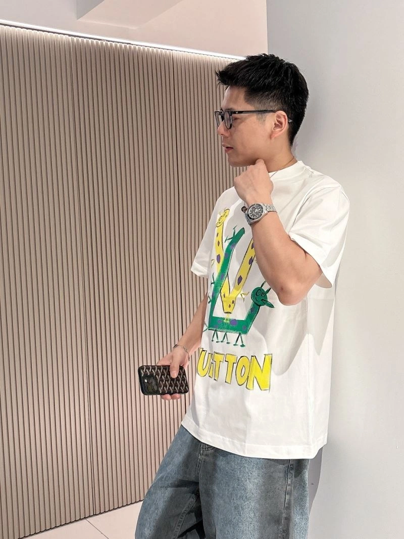 Stretchable Louis Vuitton T-Shirts 132491