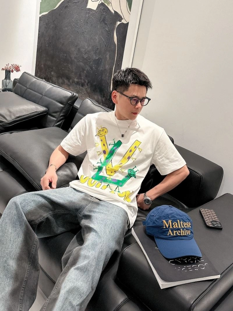 Stretchable Louis Vuitton T-Shirts 132491