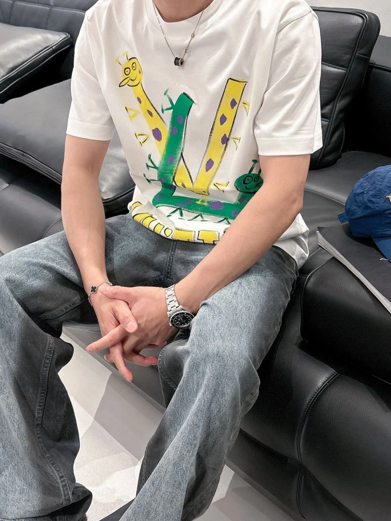 Stretchable Louis Vuitton T-Shirts 132491