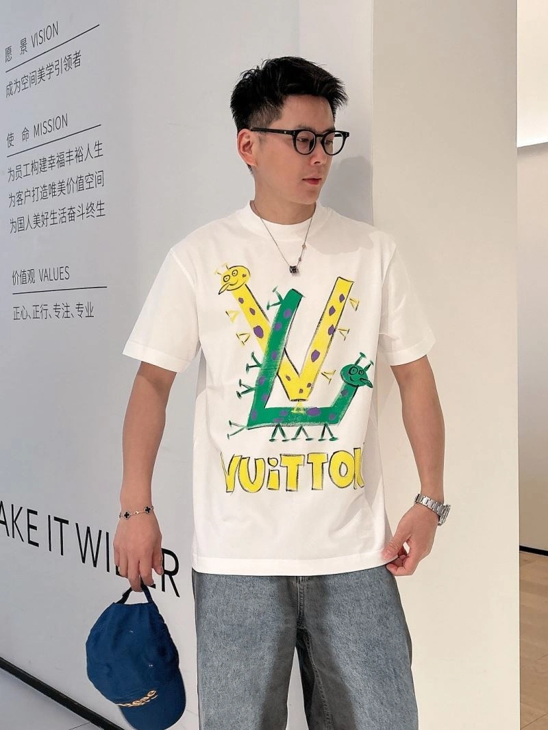 Stretchable Louis Vuitton T-Shirts 132491