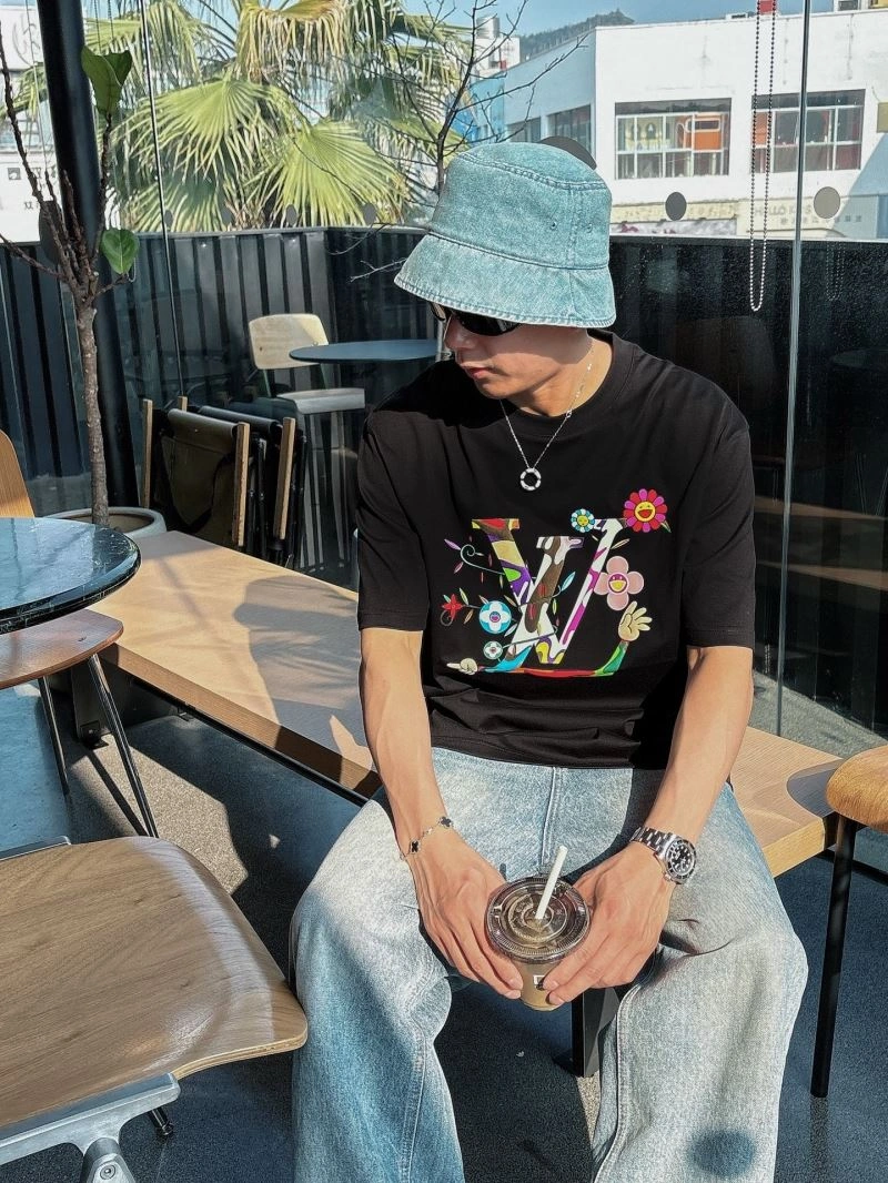 HighQuality Louis Vuitton T-Shirts 132505