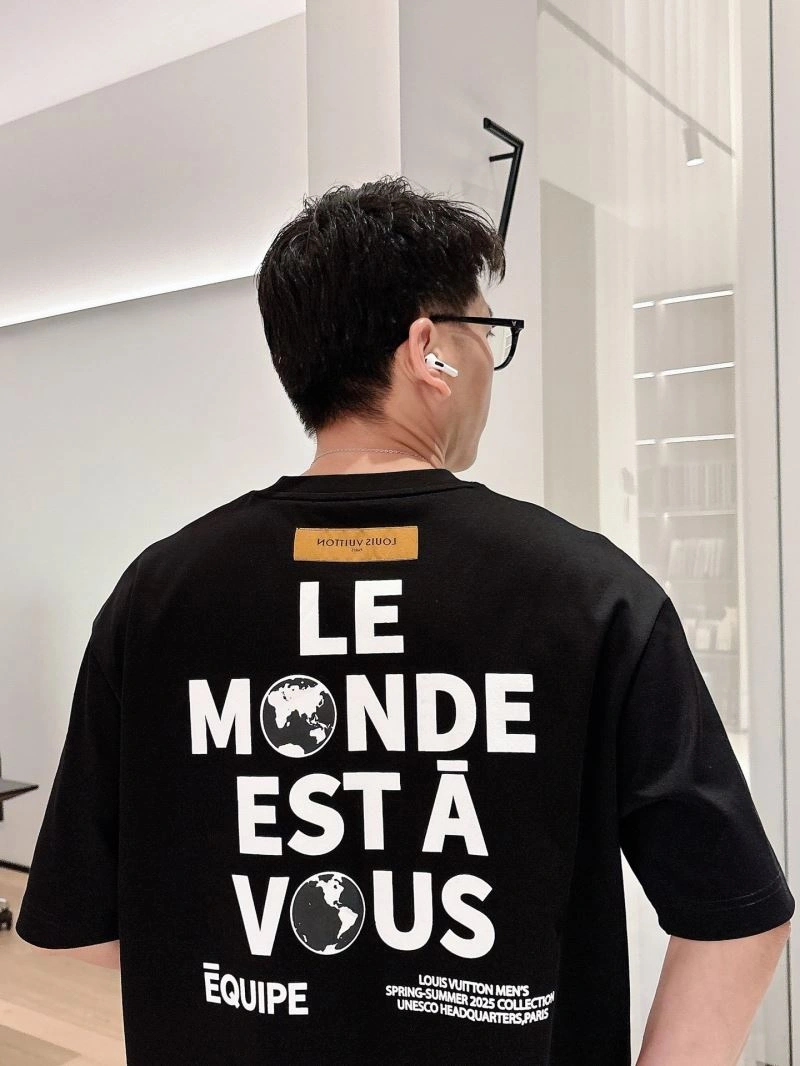 Louis Vuitton T-Shirts Durable 132506