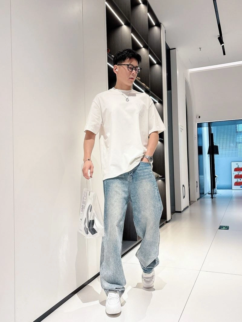 WellDesigned Louis Vuitton T-Shirts 132502