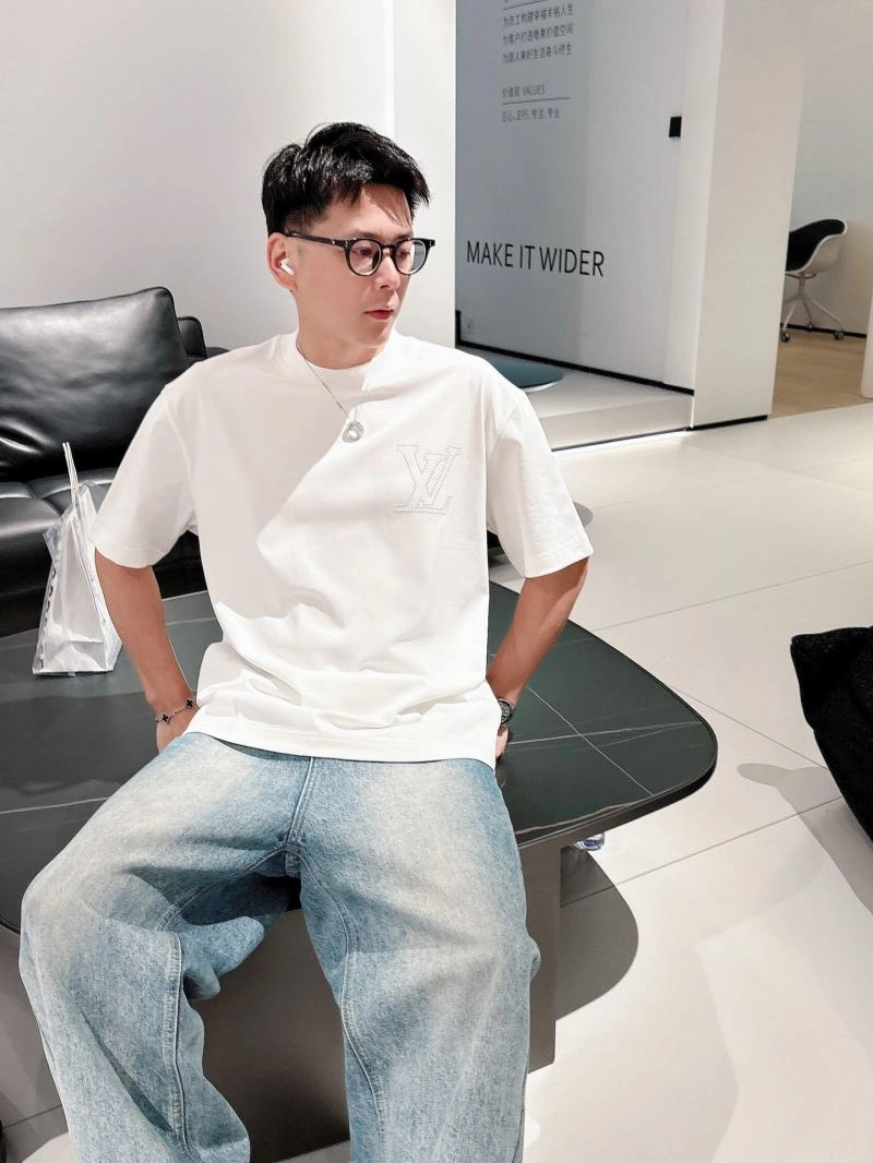WellDesigned Louis Vuitton T-Shirts 132502