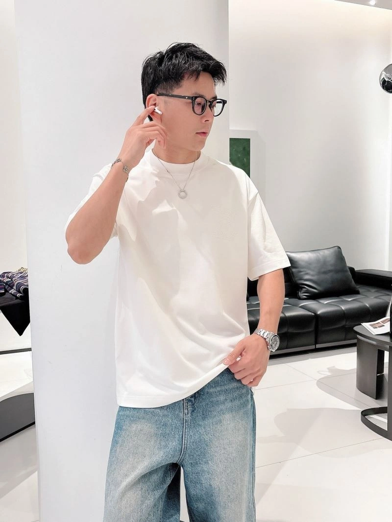 WellDesigned Louis Vuitton T-Shirts 132502