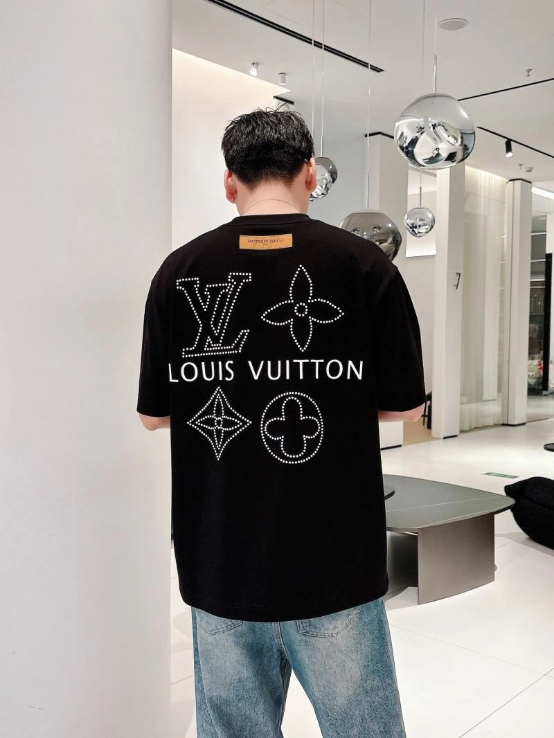 Vibrant Louis Vuitton T-Shirts 132501