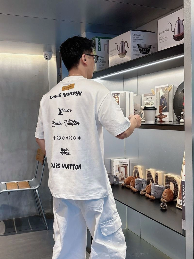 Louis Vuitton T-Shirts Comfortable 132497
