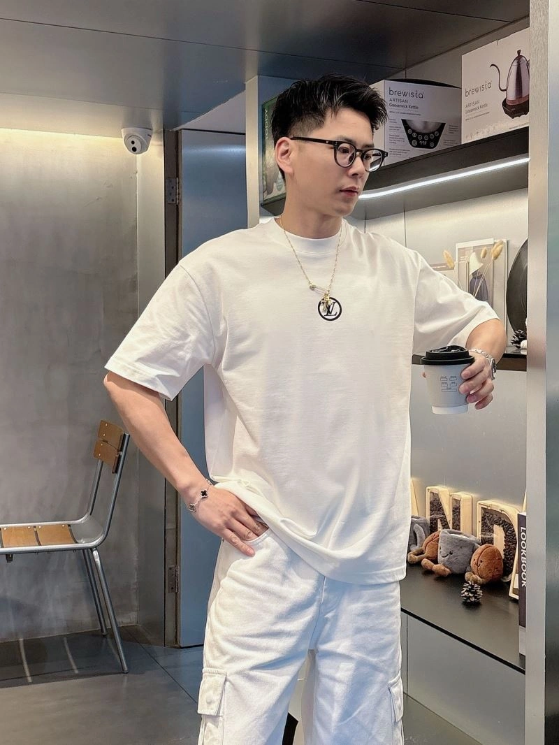 Louis Vuitton T-Shirts Comfortable 132497
