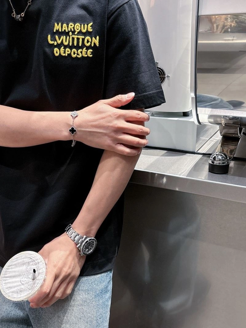 SportInspired Louis Vuitton T-Shirts 132490