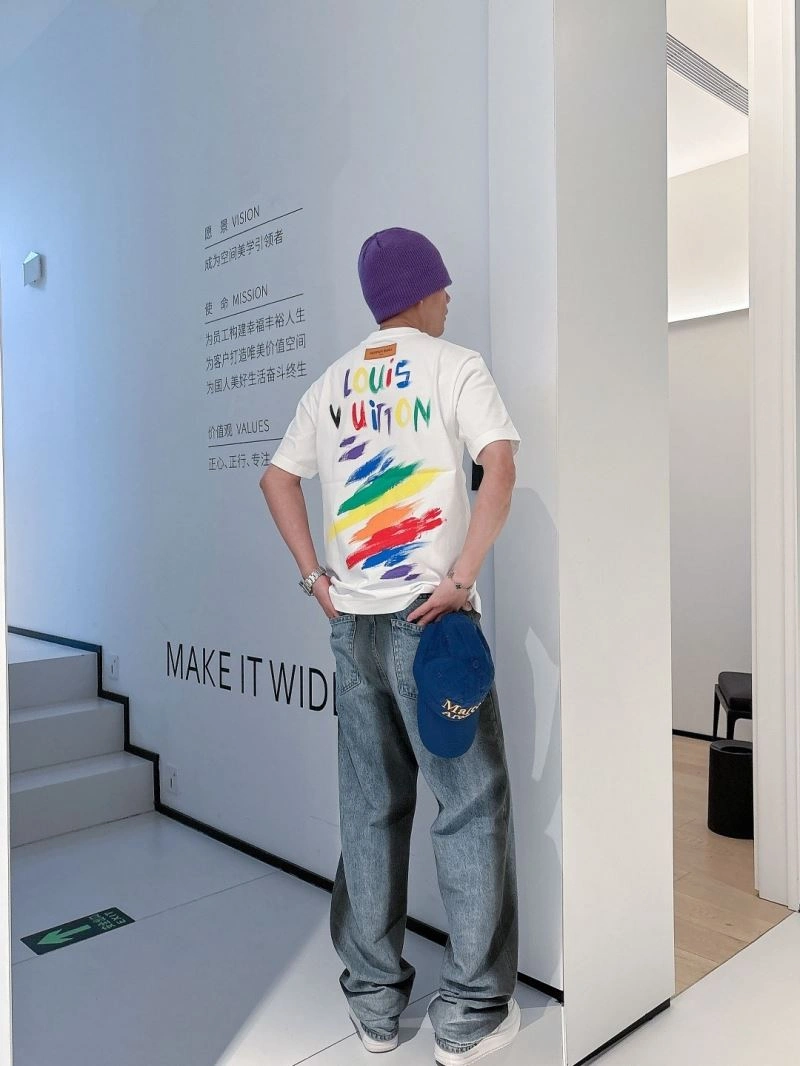 Supportive Louis Vuitton T-Shirts 132488
