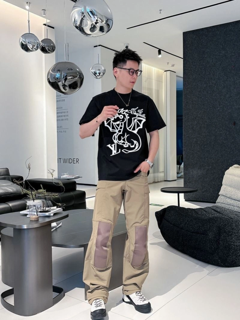 Contemporary Louis Vuitton T-Shirts 132486