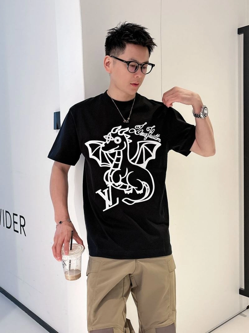 Contemporary Louis Vuitton T-Shirts 132486