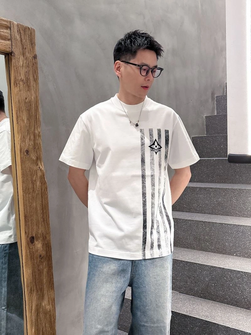 Attractive Louis Vuitton T-Shirts 132477