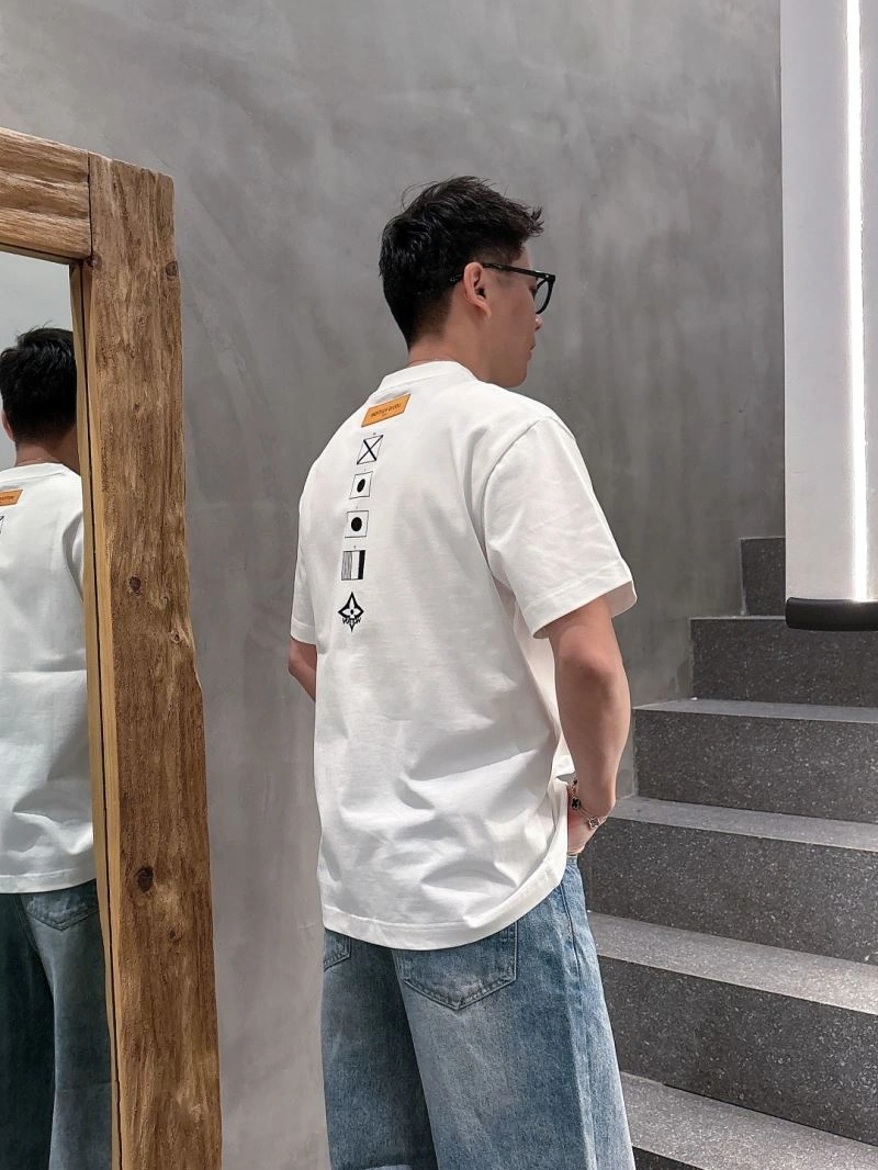 Attractive Louis Vuitton T-Shirts 132477