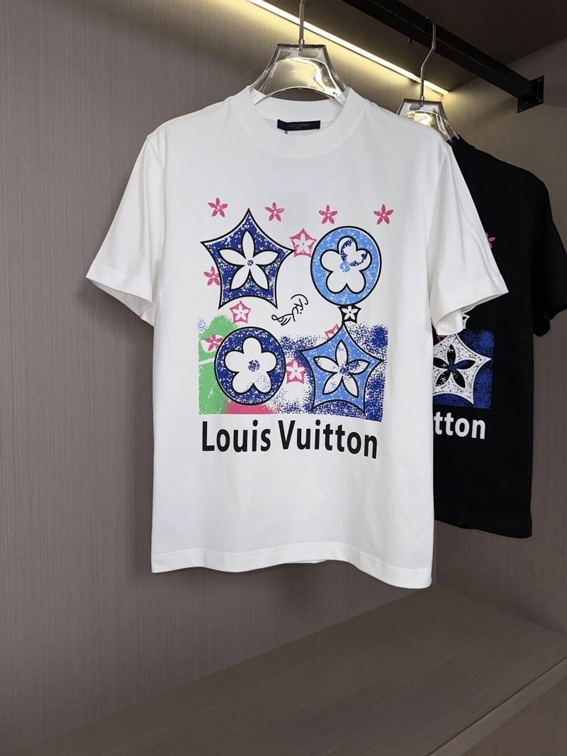 Sporty Louis Vuitton T-Shirts 132463