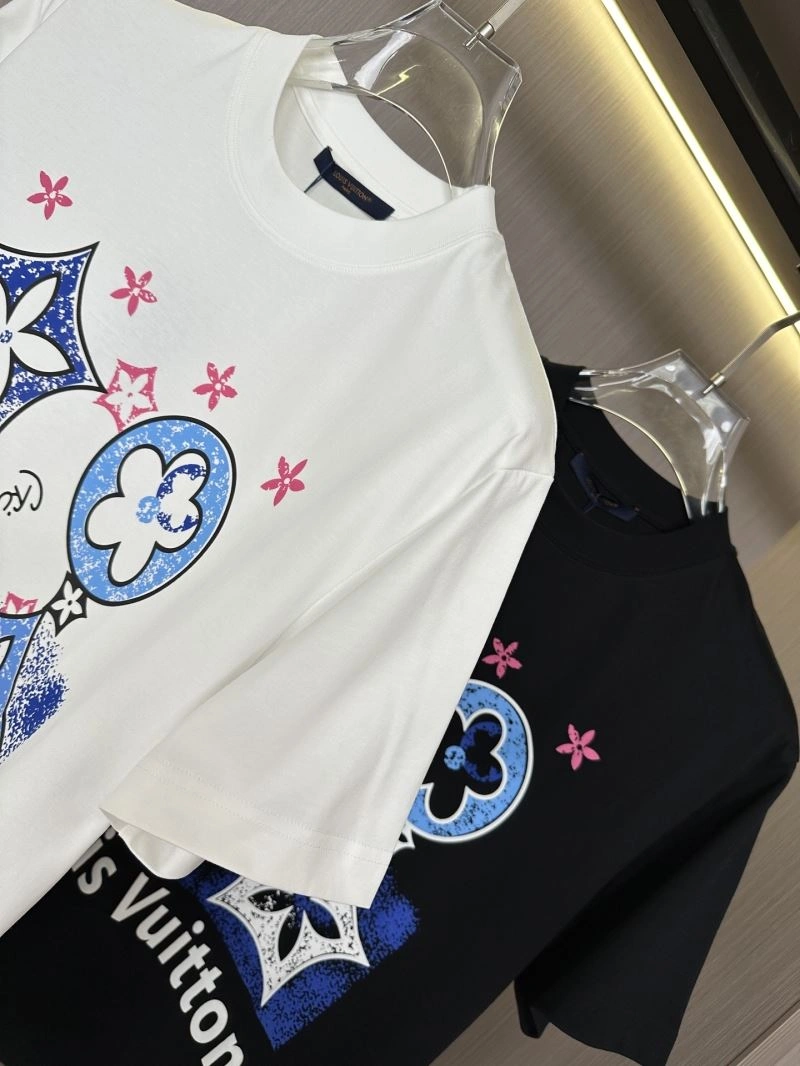 Sporty Louis Vuitton T-Shirts 132463
