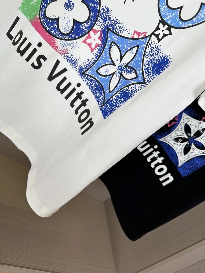 Sporty Louis Vuitton T-Shirts 132463