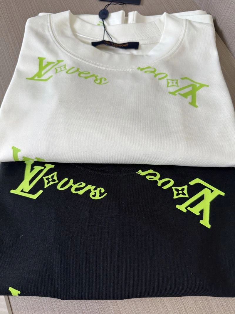Fashionable Louis Vuitton T-Shirts 132455