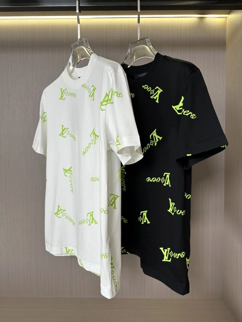 Fashionable Louis Vuitton T-Shirts 132455