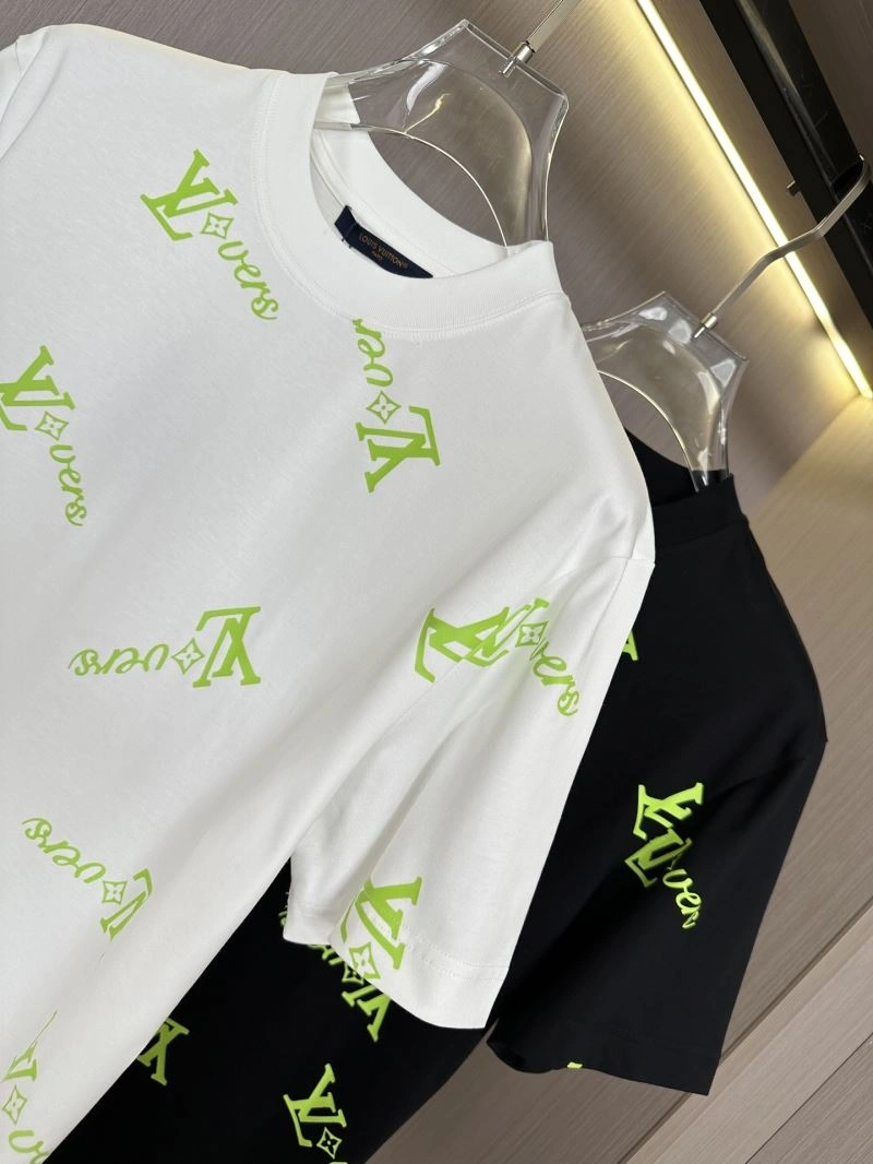 Fashionable Louis Vuitton T-Shirts 132455