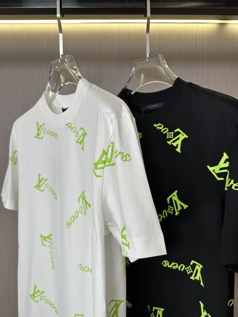 Fashionable Louis Vuitton T-Shirts 132455