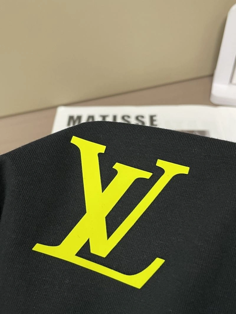 Chic Louis Vuitton T-Shirts 132471