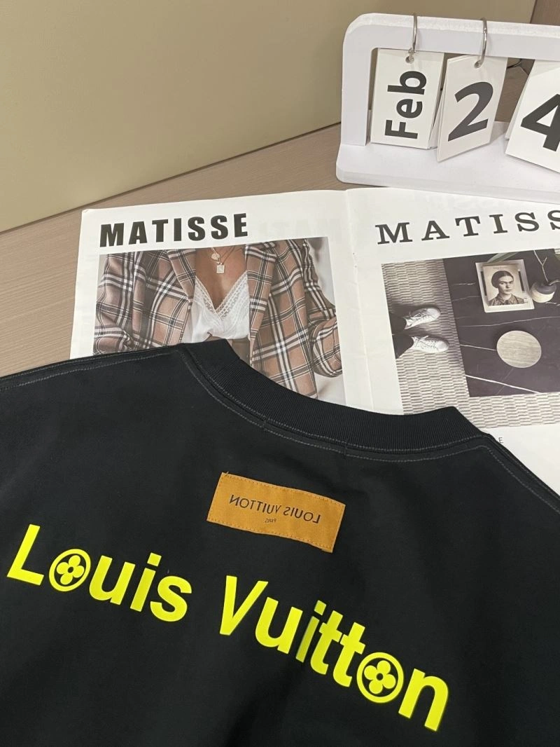 Chic Louis Vuitton T-Shirts 132471