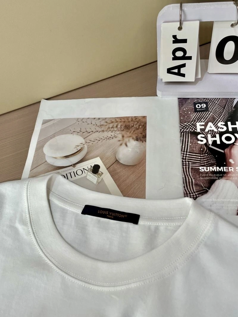 ComfortFit Louis Vuitton T-Shirts 132457