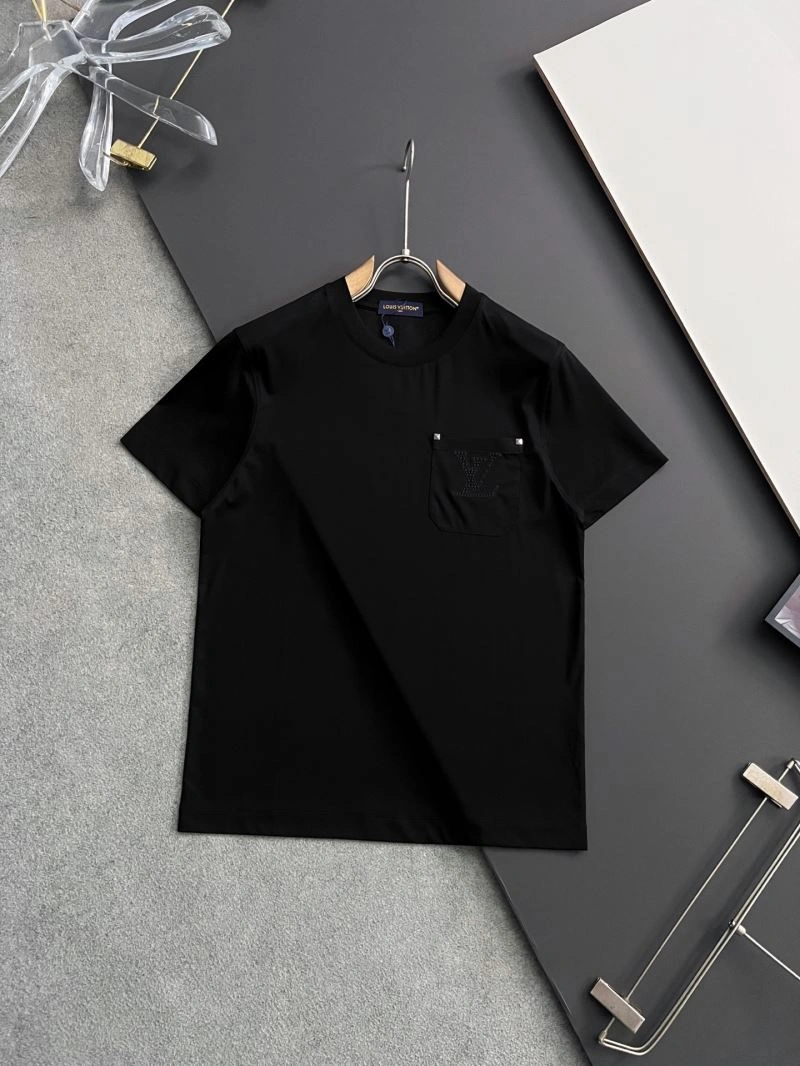 Louis Vuitton T-Shirts WrinkleFree 132468