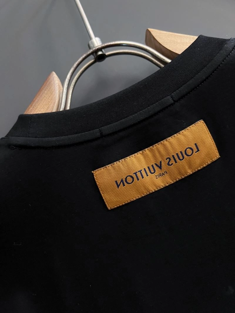 Louis Vuitton T-Shirts WrinkleFree 132468