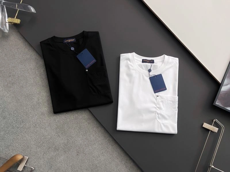 Louis Vuitton T-Shirts WrinkleFree 132468